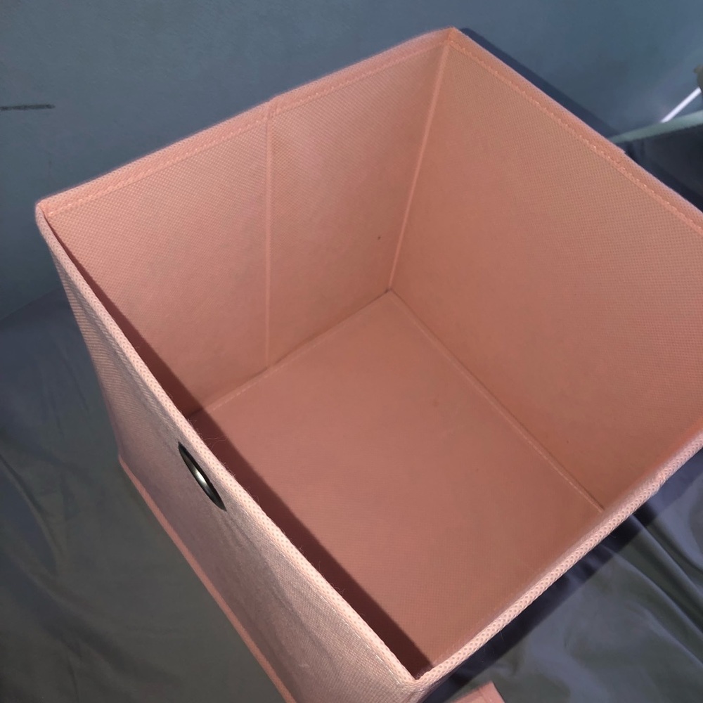 Pink Cube storage - Picture 2 of 2